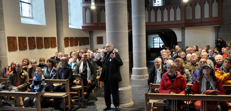 Pfarrer Philipp Cuck hielt die Andacht in Olef, wo sich eine der Ur-Pfarreien der Region befindet.